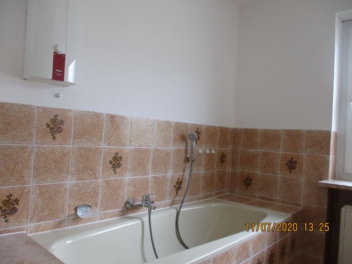 da privato senza agenzia: Üchtelhausen Birkenstr.9 – Bad Hochparterrewohnung