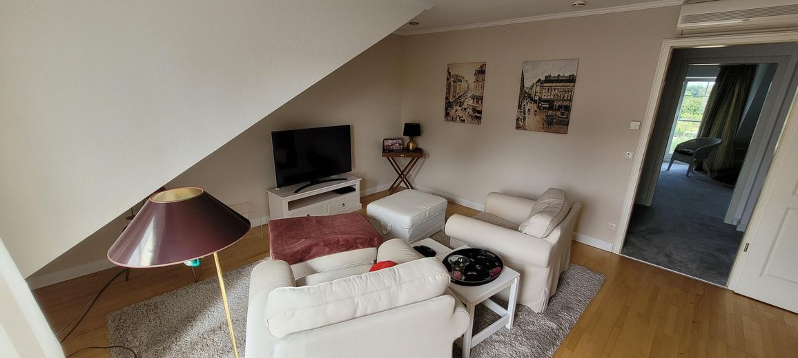 Stadthaus / Townhouse in Hamburg - Eimsbüttel mit unverbaubaren Blick in den Stadtpark Eimsbüttel – DG Zimmer hinten