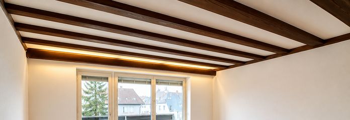 Gemütliche 1,5-Zimmer-Wohnung mit Balkon, Einbauküche & Stellplatz in Bad Teinach-Zavelstein – Wohnbereich