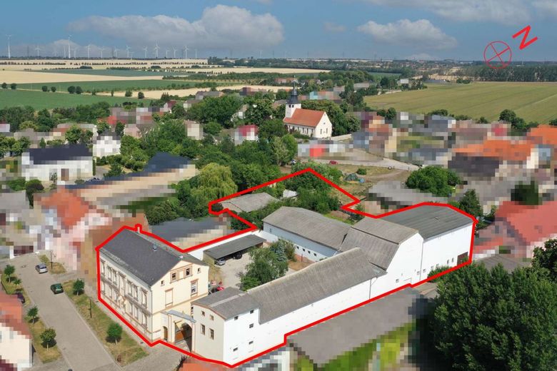 Vierseitenhof bei Schönebeck: MFH &amp; XXL-Ertrags-Reserve - 29% Soll-Rendite – Suedost Luftbild