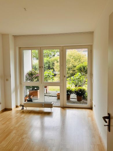 Exklusive  4-Zimmer-Wohnung mit Garten in ruhiger, exponierter Lage im Herzen von Bad Homburg – Schlafzimmer