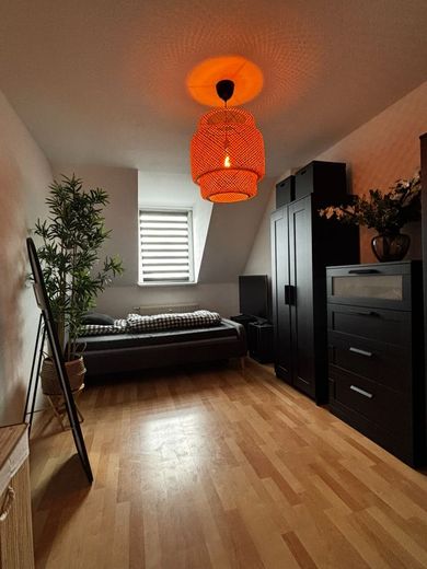 niepowtarzalne, zmodernizowane mieszkanie na poddaszu 2,0 pok. kuchnia z EBK/łazienka z wanną - ok. 55,96m² - Schloßchemnitz – 260706_MW_ETW_Nr.12 DG_rechts_BS8_KMS_Bilder_013_Schlatzimmer