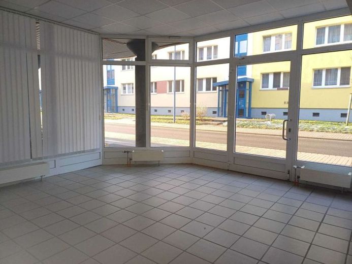 Große Gewerbeeinheit in toller Lage nahe der Goitzsche! – Foto 1