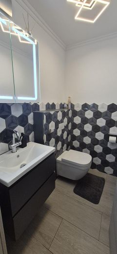 Appartement moderne de 4,5 pièces, 105 m², de plain-pied avec 2 balcons dans un cadre calme en lisière de forêt à Mühlacker – Gäste WC