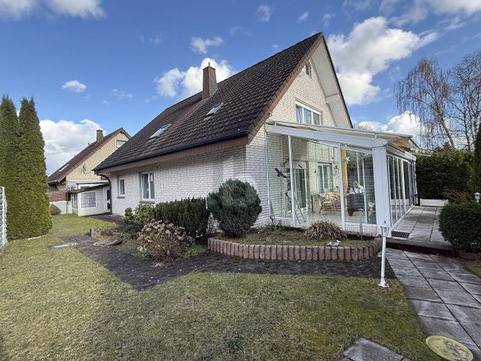 VIEL PLATZ FÜR DIE FAMILIE MIT SCHÖNEM GARTEN – फोटो 1