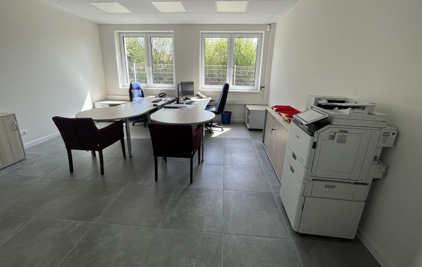 Espacio para su empresa: tres oficinas climatizadas con cinco plazas de aparcamiento en Scharbeutz – Büro 3