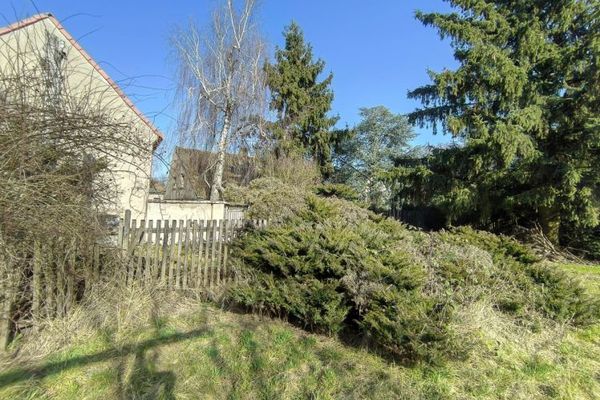 Mevcut yapı bulunan güzel arsa, renovasyon gerekli