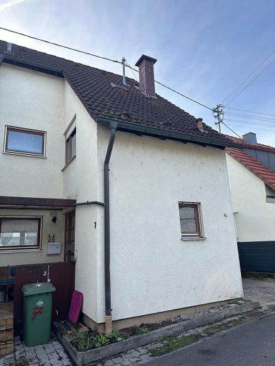 Schönes Reihenendhaus in zentraler Lage -PROVISIONSFREI- – Aussenansicht