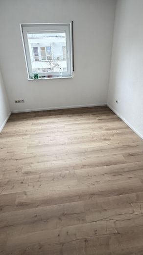 Neuwertige, sehr helle 5 Zimmer Wohnung mit schönem Fernblick – Foto 9