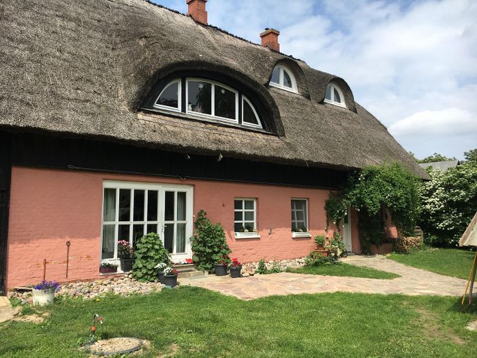 Haus, Bauernhaus, Landhaus, ländliches Idyll in ruhiger Lage. Ein Landhaus , das die Seele berührt – Südostansicht 1