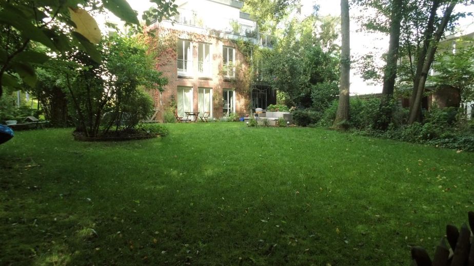 Wohnerlebnis am Jenischpark: traumhafte Erdgeschoßwohnung mit eigenem Garten von Privat – Eigener Garten