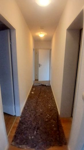 Provisionsfreier Wohntraum in Ohligs-Bestlage: Kernsaniert, bezugsfrei & ideal für Pendler! – Diele 
