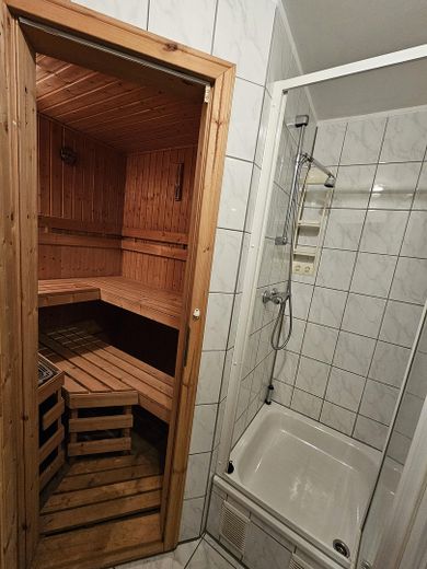 Sauna mit Dusche