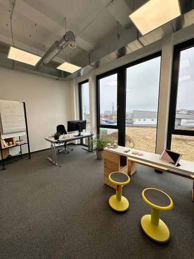 Gründwerk Dachau Büro – Beispielbild möbliert