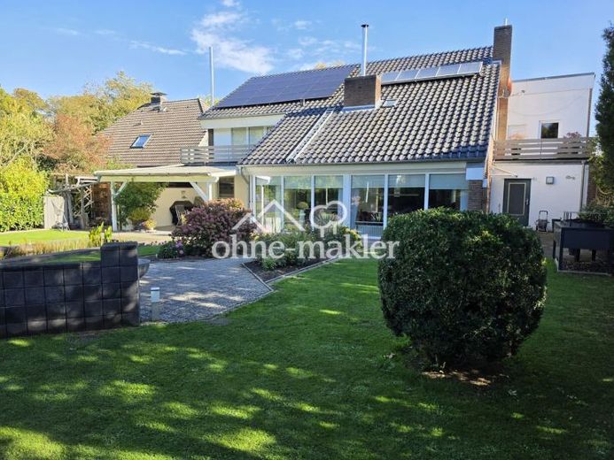 Israelsdorf: Verzorgde eengezinswoning met inwoning nabij natuurreservaat – Foto 1