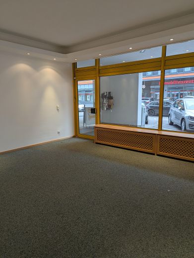 ##Exklusives Laden-/Bürolokal (56 m²)# in Germering: Top-Frequenzlage am "Kleinen Stachus" – Verkaufsraum
