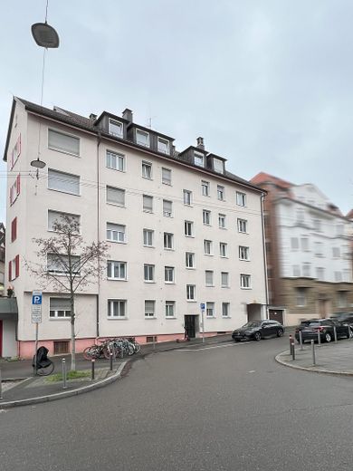Stilvolle und möblierte 2-Zimmer-Wohnung in Stuttgart-West (flexible Befristung möglich) – Außen