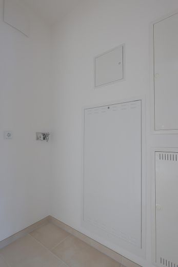 2 Zimmer Luxus Neubau - Einbauküche + Parkett - vom Eigentümer – Abstellraum