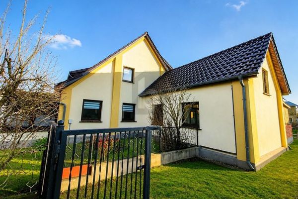 EIN ZUHAUSE IM GRÜNEN
