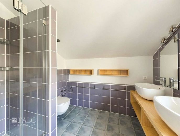 96 m² Wohnkomfort: Helle 4-Zimmer-Wohnung mit Balkon und Extras – Badezimmer