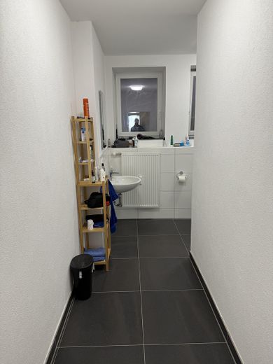 WG-Zimmer in 3er-WG mit Küche, zwei Bädern und Terrasse – Photo 7