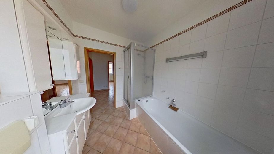Kleine, charmante 2-Raum-Wohnung in zentraler Lage von Köthen – Bad
