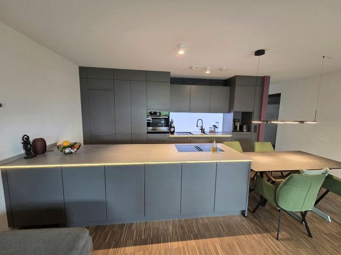 Exclusief vrijstaand huis met wellness-tuin & energieklasse A+ in het centrum van Pulheim – Küche 1