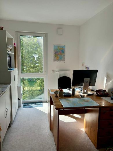 Neuwertige Doppelhaushälfte mit wunderschöner Aussicht – Arbeitszimmer