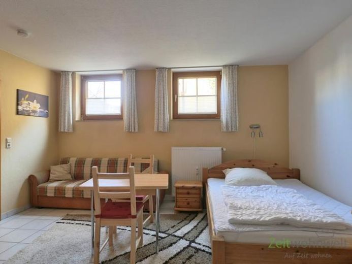 (EF1385_M) Dresden: Mickten, möbliertes Apartment im Hinterhaus mit separatem Hauseingang, an Wochenendheimfahrer – Foto 1