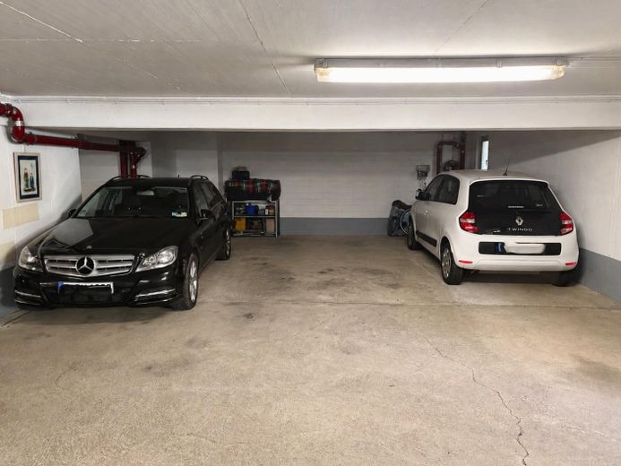 Ffm-Sachsenhausen: seltene Gelegenheit! 3 ZKB im EG, 93m² mit großer Terrasse + 75m² Grünfläche! – Tiefgarage