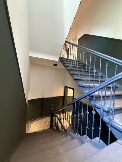 DG-Rohbau mit Vision – 220 m² & genehmigter Dachterrasse, Dachsanierung notwendig – Treppenhaus