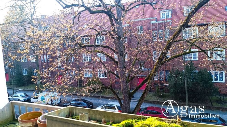 vermietete 3-Zimmer-Eigentumswohnung mit Sonnen-Balkon und neuem Bad Nähe Gemeindepark Lankwitz – Balkonausblick