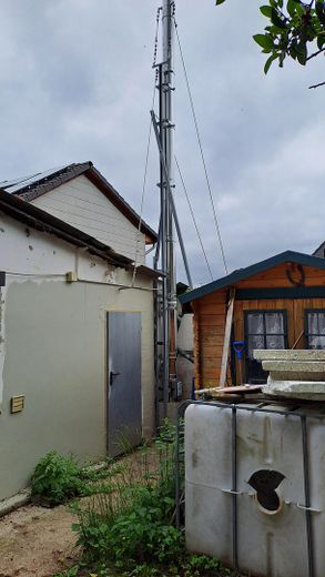 Kleines Einfamilienhaus -- HANDWERKER ZU MIR – Anbau mit neuem Schornstein
