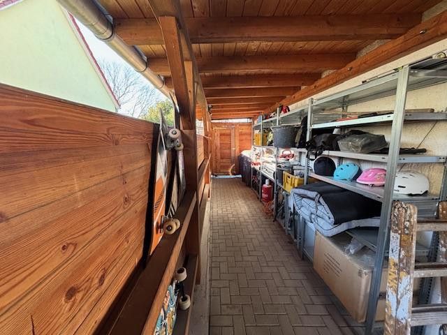 Laubengang zum Carport