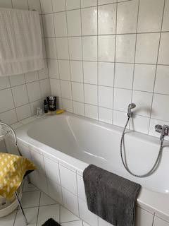 Helle 3 Zimmerwohnung mit Balkon,Wintergarten und Carport Stellplatz – Bad mit Wanne