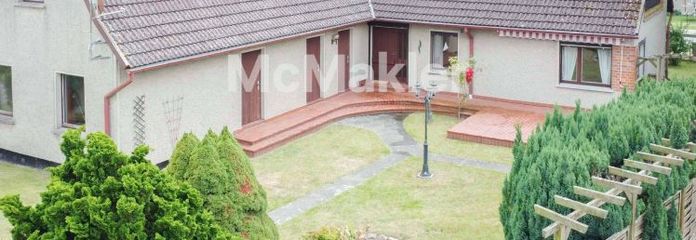 Sofort wohlfühlen: 6-Zi.-EFH mit Garten, Garage und 2 Carportstellplätzen in Fuhlendorf