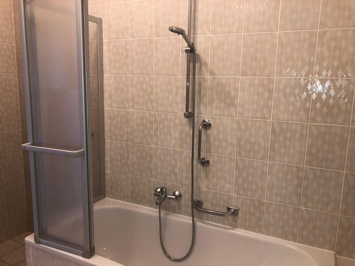 Dusche/Badewanne