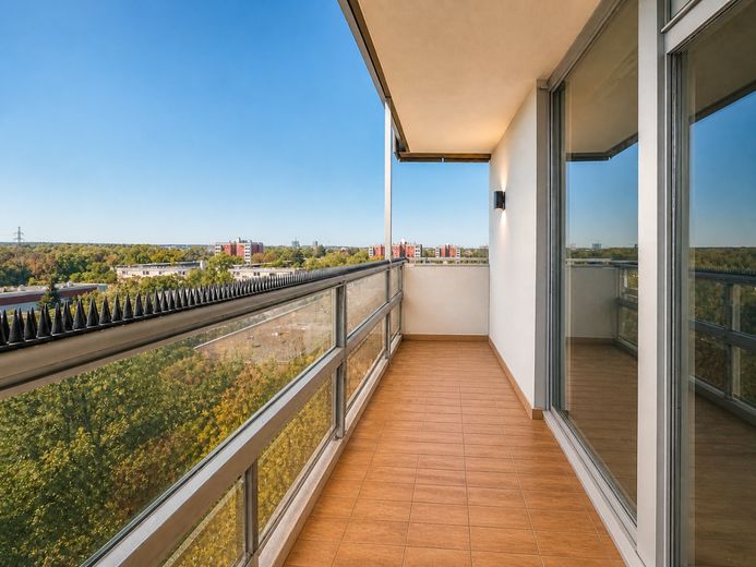 Kapitalanleger aufgepasst! 4% Rendite! - Helle 3-Zi.-Wohnung im 9. OG – Balkon (Leer)