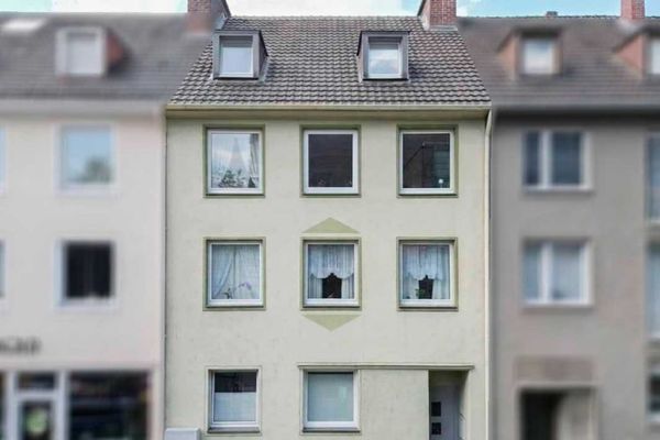 ​​Mehrfamilienhaus in bester Lage: Attraktive Kombination aus Eigenheim und Top-Kapitalanlage