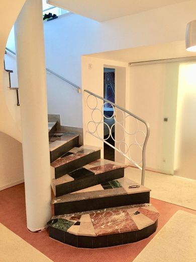 Treppe UG