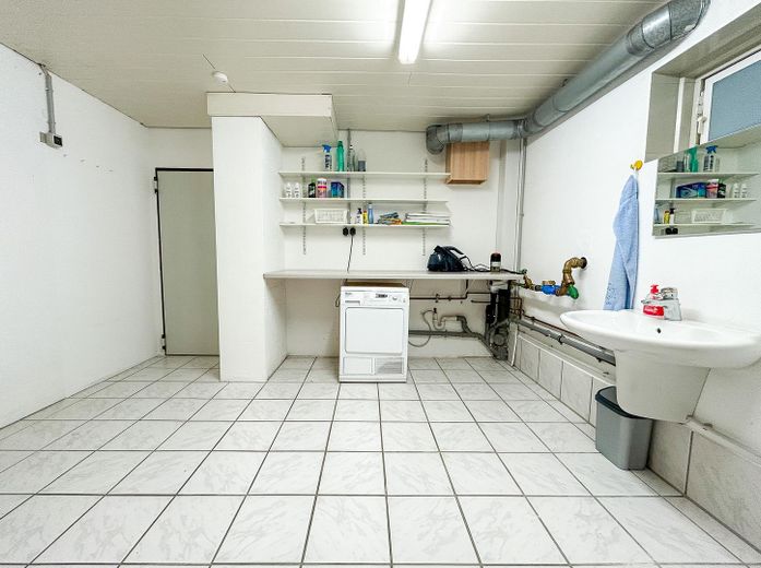 Attraktives Wohnen in Fürth-Vach: Gepflegtes Einfamilienhaus mit separater Einliegerwohnung – KG_Hauswirtschaftsraum