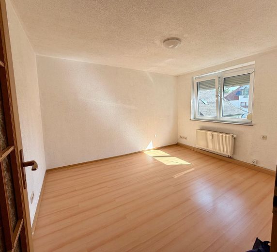 2-Zimmer Wohnung in begehrter Wohnlage – Wohnzimmer