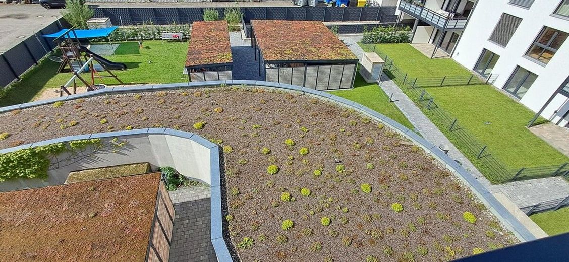 Sonnige, neuwertige 2- Zimmer Wohnung – 10 Blick in den Innenhof