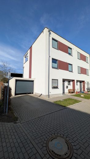 Abitare e stare bene per tutta la famiglia - Casa bifamiliare a Delitzsch – Außenansicht