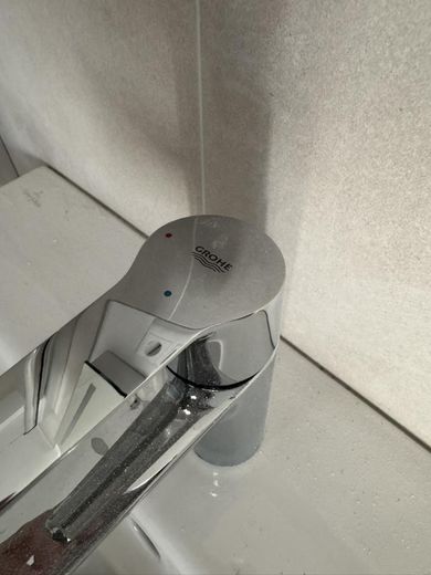 Erstbezug nach Kernsanierung 1-Zimmer Apartment mit EBK – Marken Amaturen