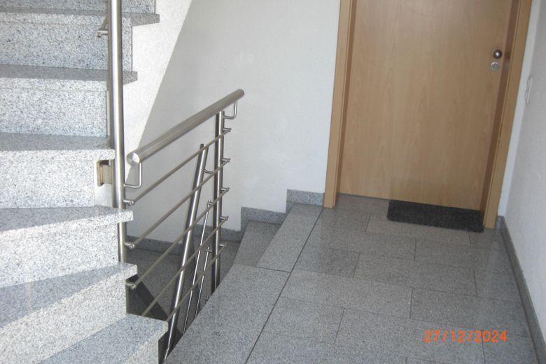 Jasne 3-pokojowe mieszkanie, 101,72 m², 1. piętro – mieszkanie w Bad Rappenau-Bonfeld – Treppenhaus