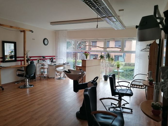 Friseursalon Friseurladen Kosmetikladen Fußpflege Henstedt Ulzburg – Foto 2