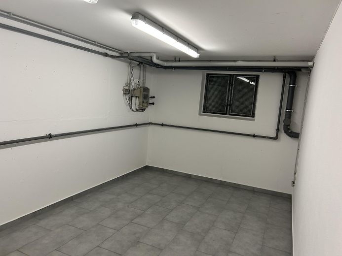 Moderna y luminosa vivienda pareada de planta abierta con jardín – Foto 21