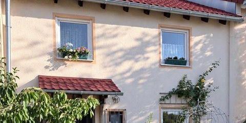 Viel Platz für Ihre Familie in einem gepflegten Reihenmittelhaus in Dachau – Vorderansicht