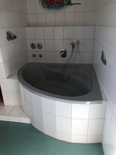 Ruim 3,5-kamerappartement met balkon, tuin en parkeerplaats – Foto 6